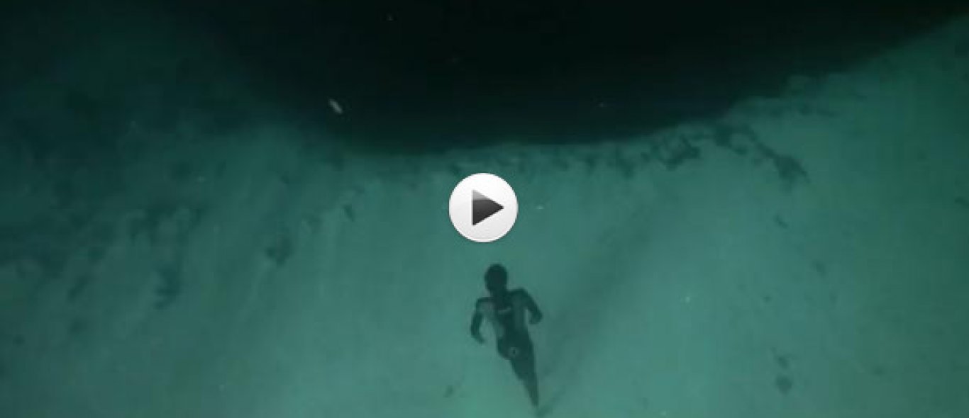 Video: Onderwater base jump image