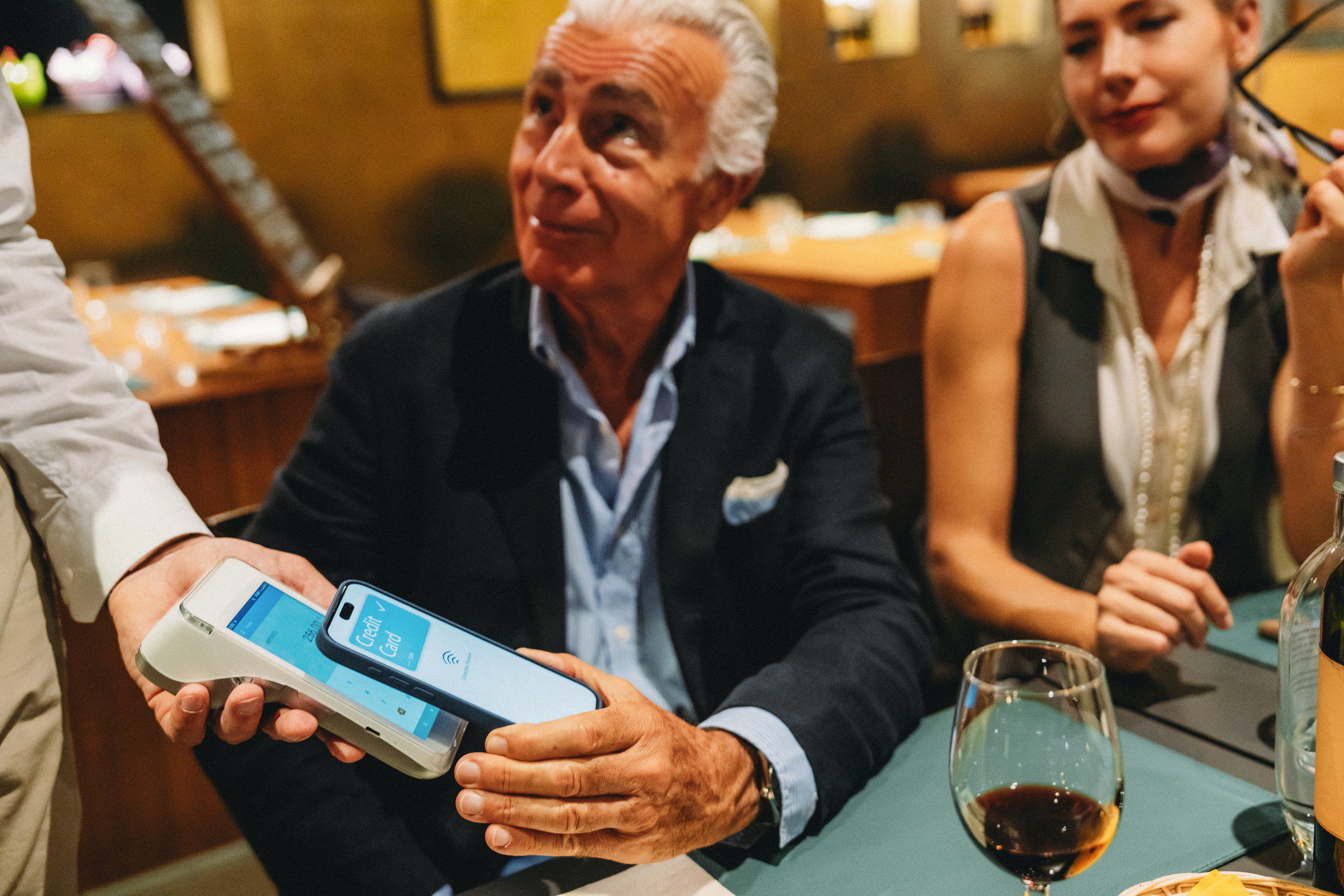 Italië kent een andere fooicultuur dan veel mensen denken. In restaurants staan vaak al kosten vermeld zoals coperto of servizio, waardoor fooi geven niet noodzakelijk is. 