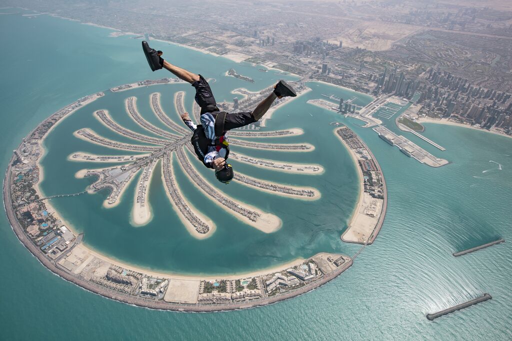 In de categorie once in your lifetime: een skydive boven Palm Jumeirah, een van de twee kunstmatige palmeilanden voor de kust van Dubai. 