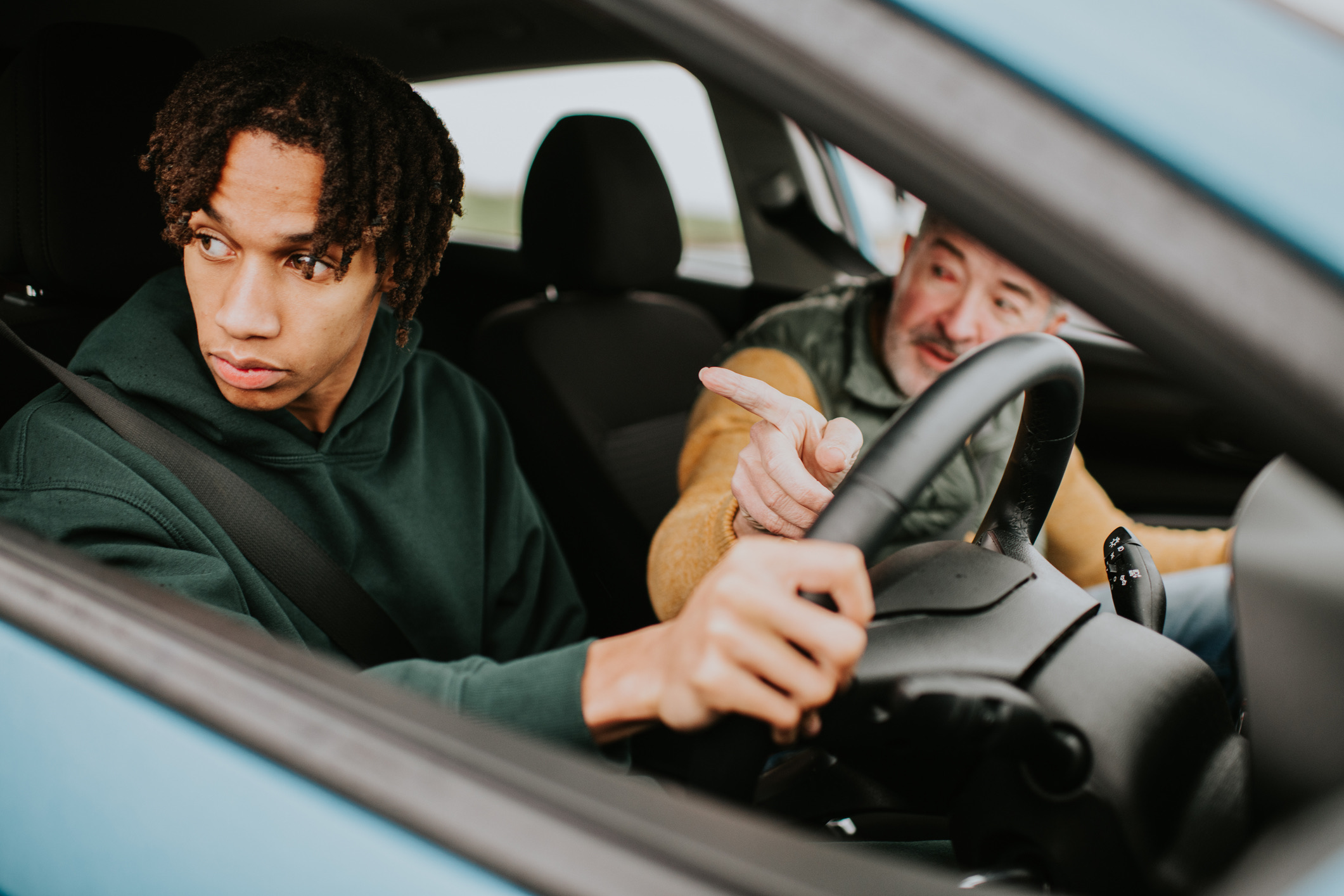 Links rijden: zet je bijrijder aan het werk