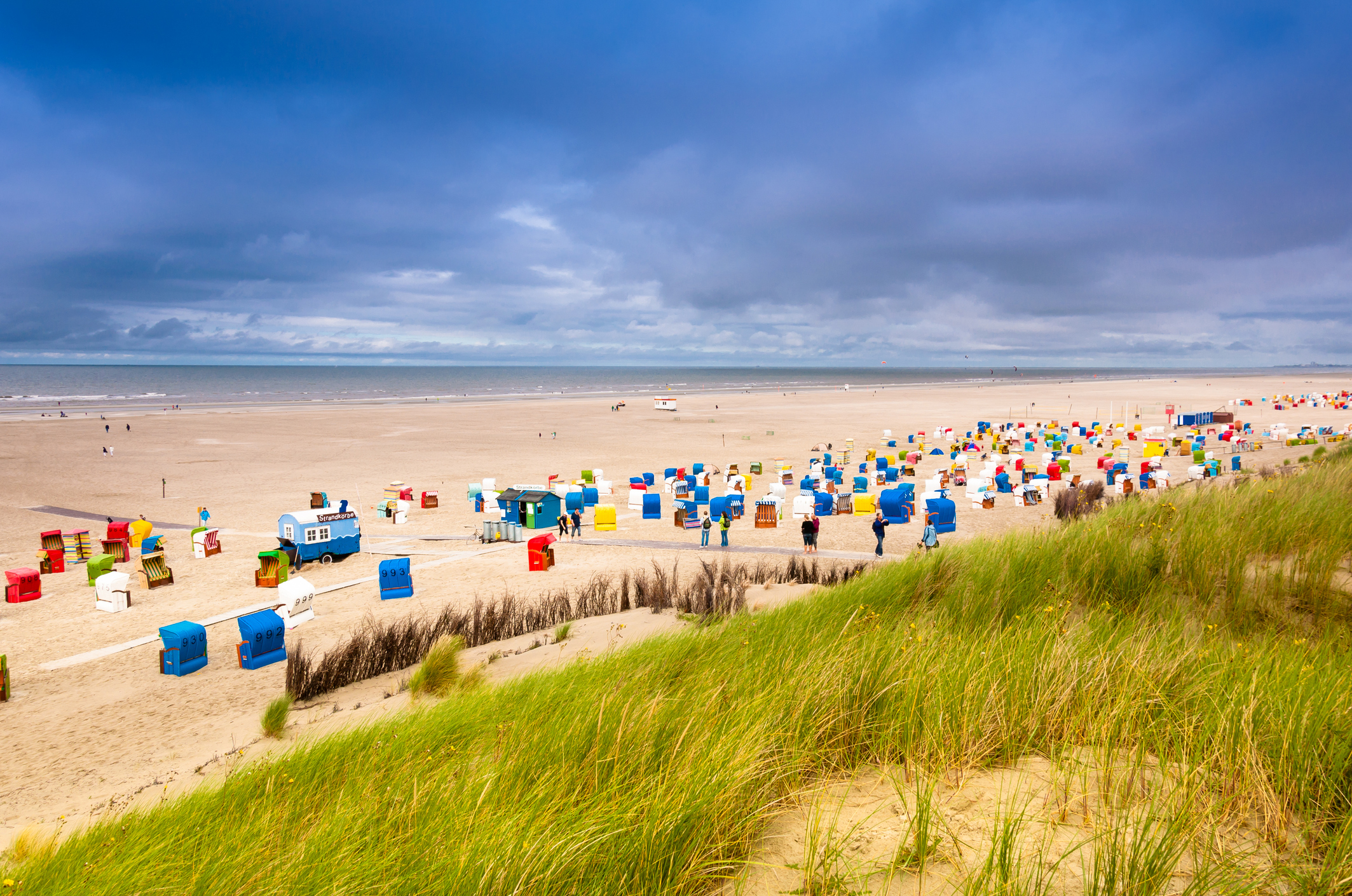 TVTAS, leren we op school, en niet TVTASB. Zonde dat die bonusletter wordt weggelaten, want het Duitse eiland Borkum, het eerstvolgende bewoonde Waddeneiland na Schiermonnikoog, voelt als een bonusstukje Nederland.