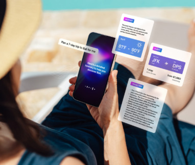 Jonge vrouw gebruikt AI op de telefoon om reis te plannen