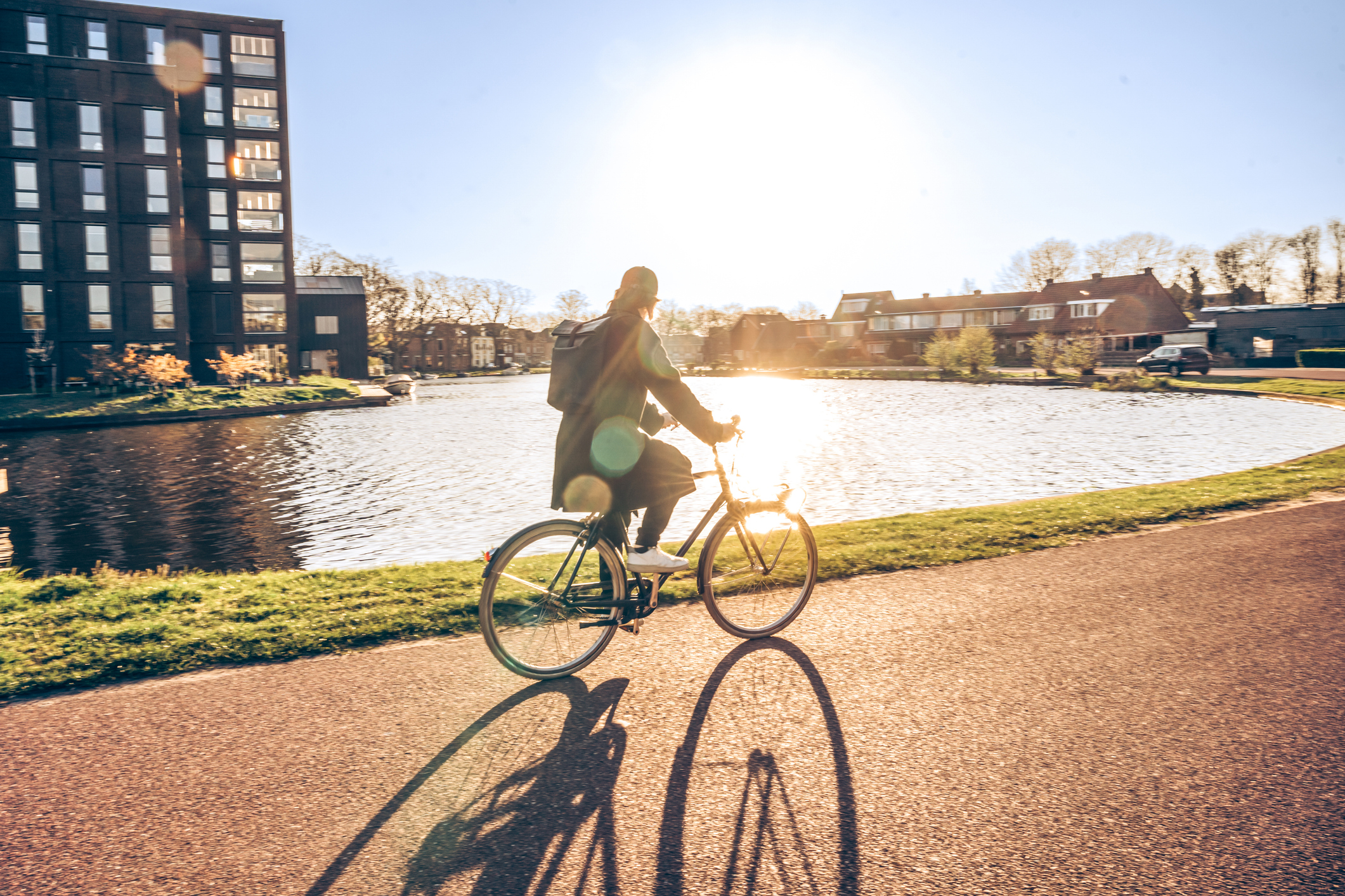 Nederland bezet een keurige zevende plek in de lijst van gelukkigste landen wereldwijd. We scoren traditioneel hoog op de vrijheid om ons leven in te richten zoals we dat willen, op de factor 'vrijgevigheid' en op 'sociale steun'. 