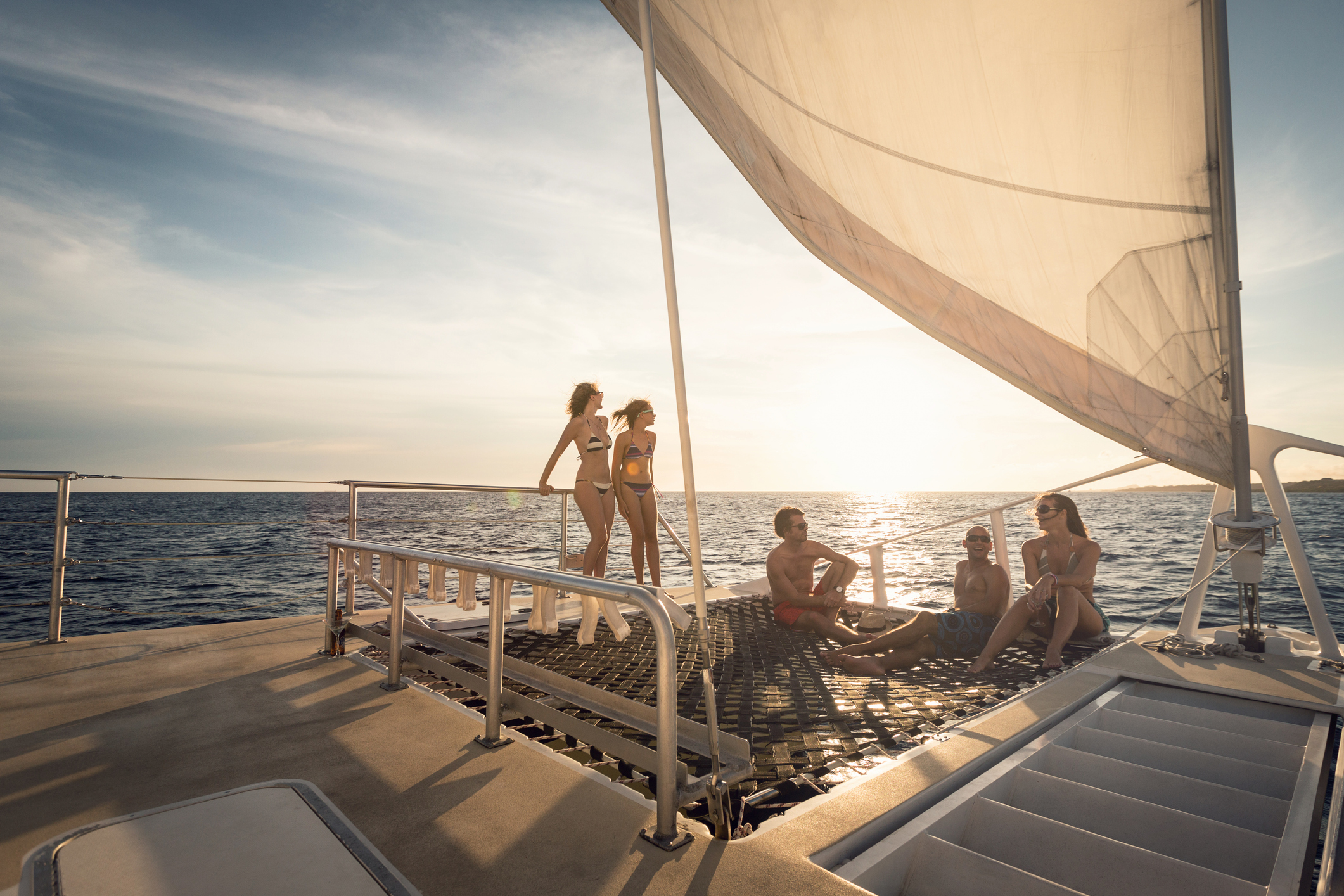 Curaçao is zonzeker, Nederlandstalig en tropisch: een ideale combinatie voor gezinnen die met kinderen op reis willen zonder culture shock. De zee is rustig, er zijn baaien met schaduwrijke plekken, en je kunt gemakkelijk een auto huren om het eiland te verkennen.