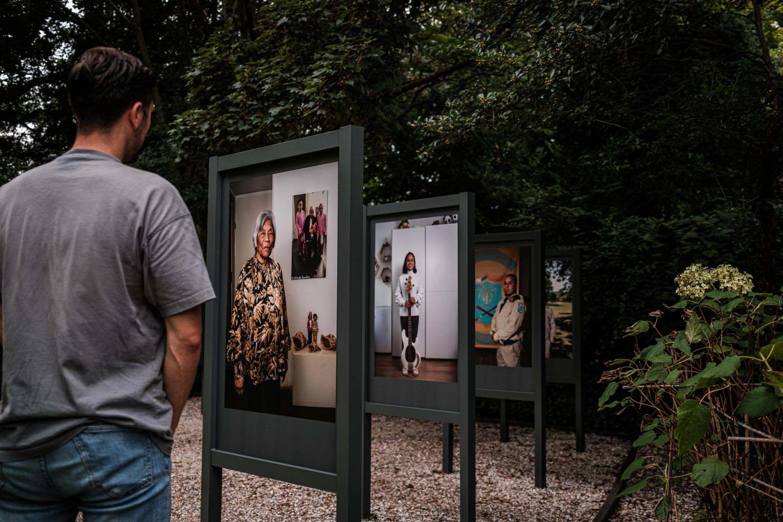 Maar liefst twee miljoen Nederlanders hebben wortels in voormalig Nederlands-Indië. Den Haag wordt beschouwd als de Indische Hoofdstad van ons land, omdat velen van hen hier terechtkwamen. 