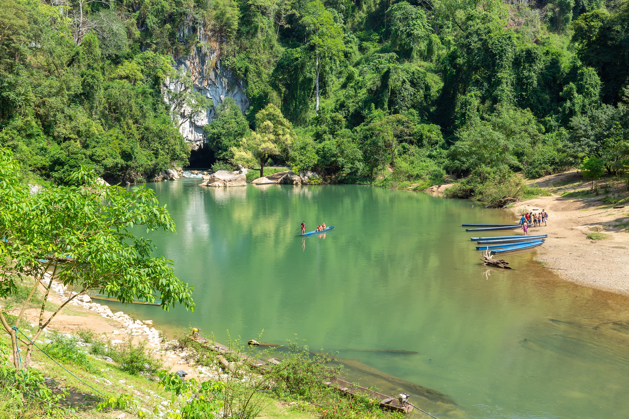 Met de toevoeging van Hin Nam No National Park in Laos aan de bestaande inschrijving van het Vietnamese Phong Nha–Ke Bang op de Werelderfgoedlijst, is een van de oudste karstsystemen ter wereld nu grensoverschrijdend beschermd. 