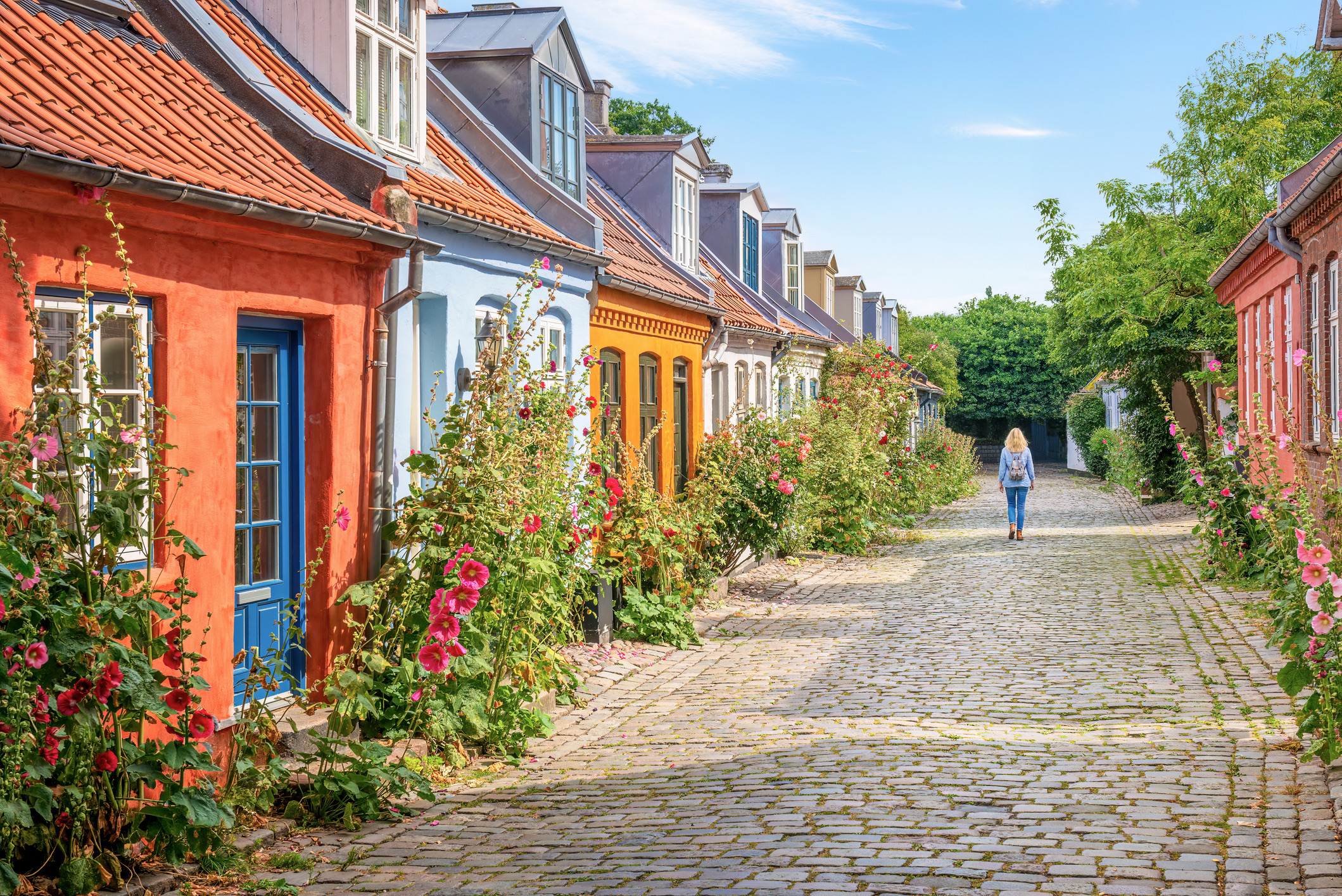 Denemarken blijft een vaste waarde in de top tien beste landen om naartoe te emigreren. Hoewel buurland Finland officieel het gelukkigste land ter wereld is, scoort Denemarken in deze index net iets beter op de combinatie van werk-privébalans en uitstekende digitale voorzieningen.