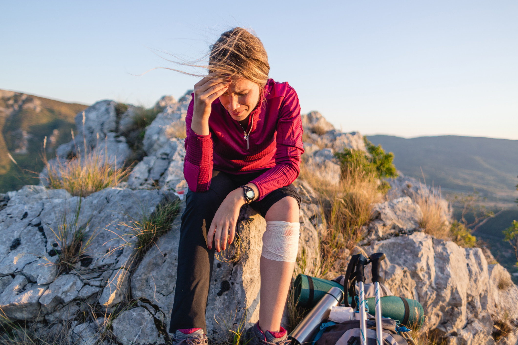 Juist wanneer je alleen reist, is er niemand die de gevolgen kan opvangen of de kosten kan delen. Een reisverzekering met dekking voor medische zorg en repatriëring geeft je de zekerheid dat je niet ineens duizenden euro’s moet ophoesten.