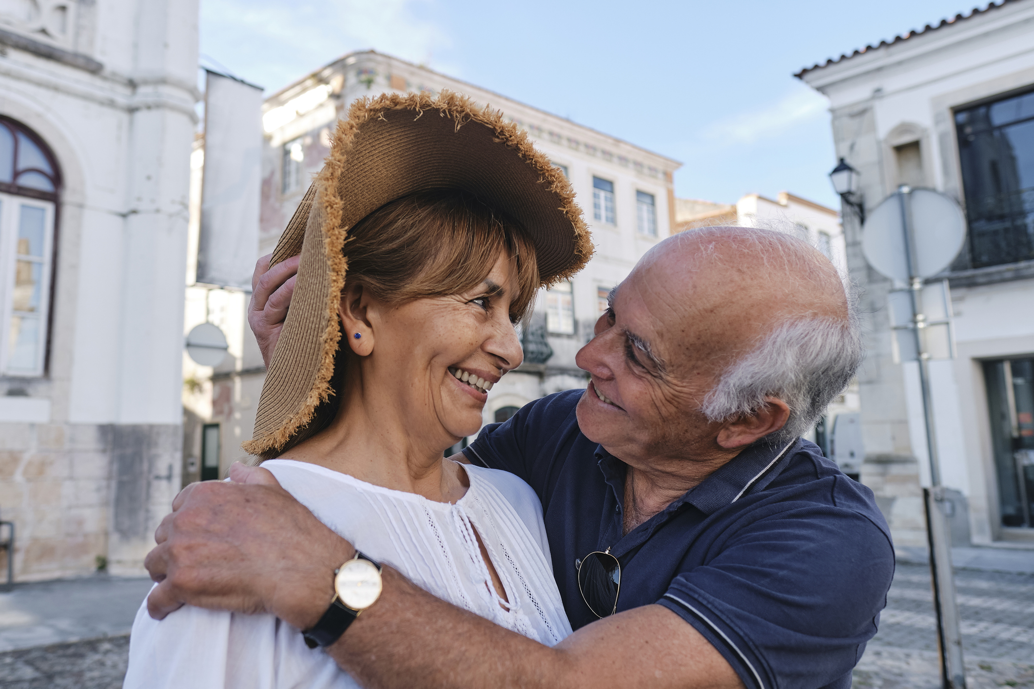 Portugal is al jaren populair onder Noord-Europese gepensioneerden en dat is niet voor niets. Het mediterrane klimaat, de gastvrije cultuur en betaalbare gezondheidszorg maken het tot een aantrekkelijke keuze.