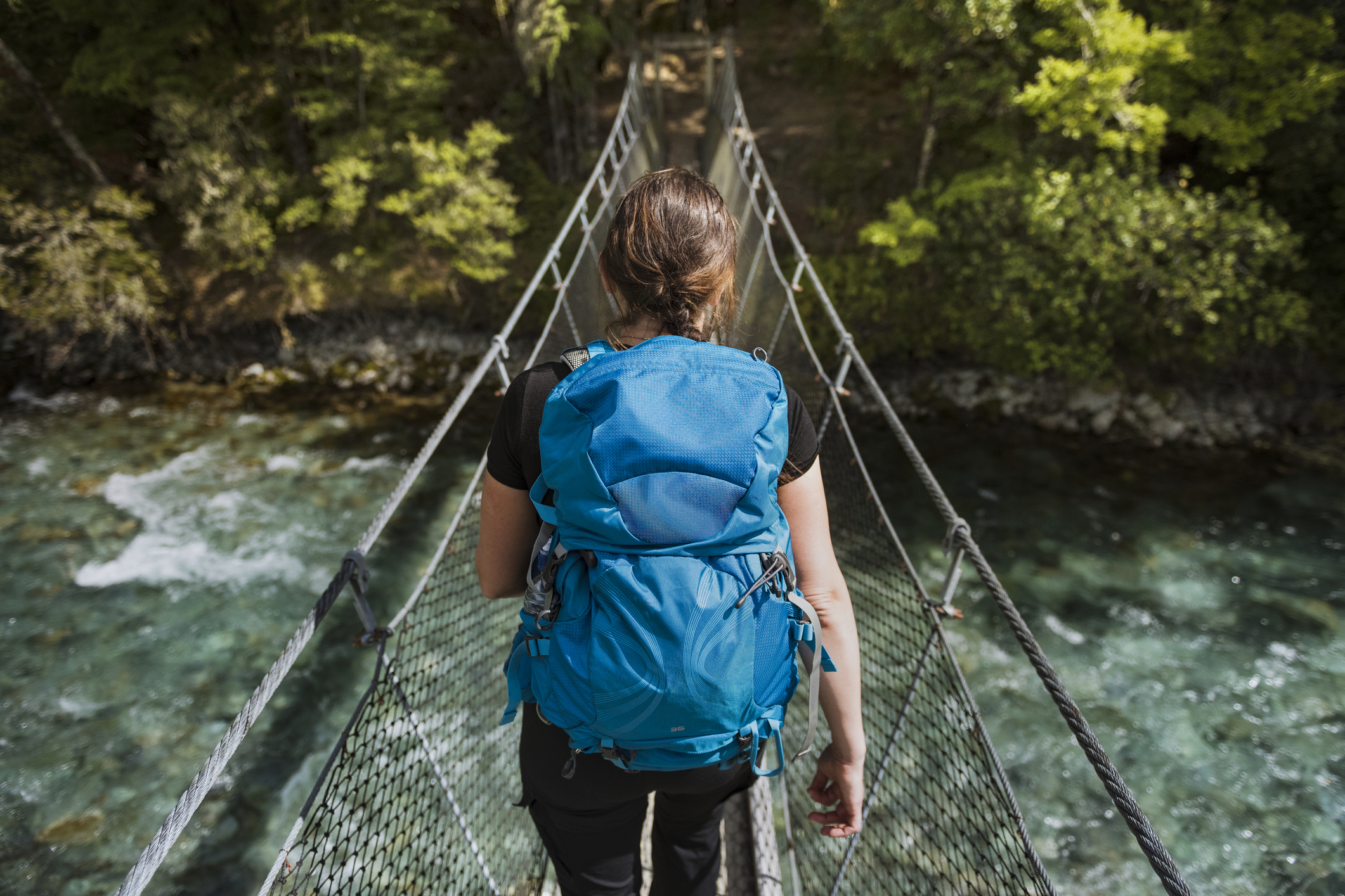 Wie alleen reist, sjouwt ook alleen. Een overvolle koffer of backpack kan een blok aan je been worden wanneer je door smalle straatjes loopt, de trap naar je hostel op moet of een lokale bus in stapt.