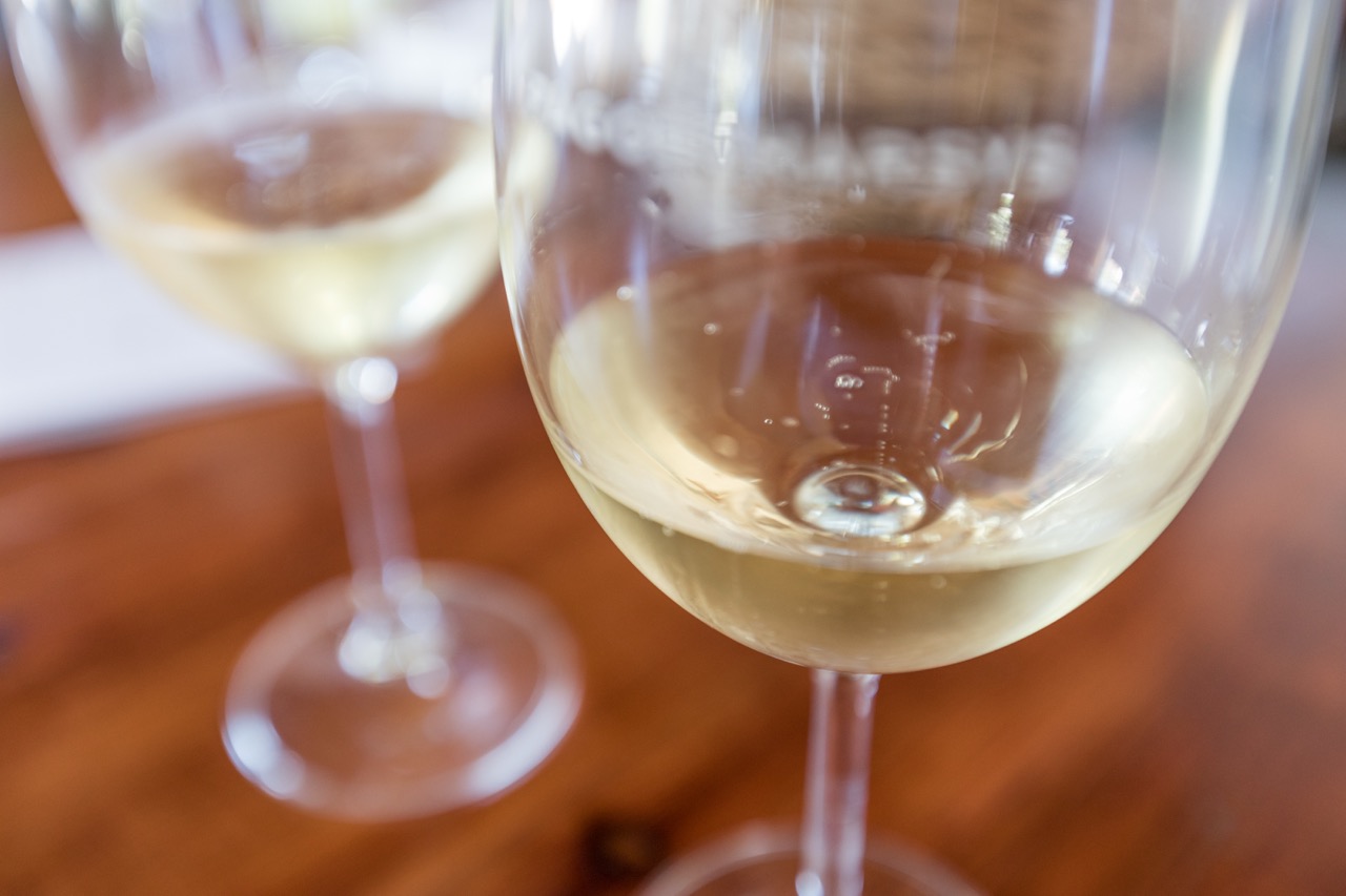 In de Spaanse provincie Castellón strekt de wijncultuur zich uit van de kust tot de bergen. Hier wisselen wijngaarden, eeuwenoude olijfgaarden en stille berglandschappen elkaar af.