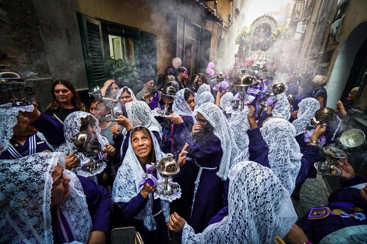 In Lima, Peru vindt in oktober Señor de los Milagros plaats, een van de grootste religieuze processies van Zuid-Amerika. 