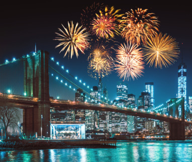 Oud en nieuw vuurwerk boven New York, Verenigde Staten