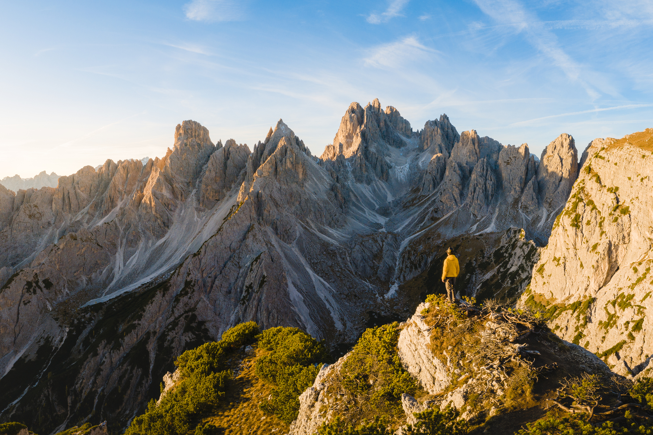 Bedwing de toppen van Italië in de Dolomieten