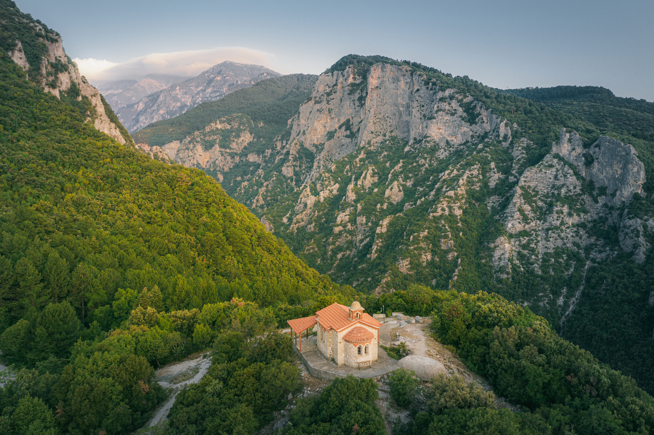 Maak een flinke hike of op een knusse stadswandeling in de Olympus, Griekenland