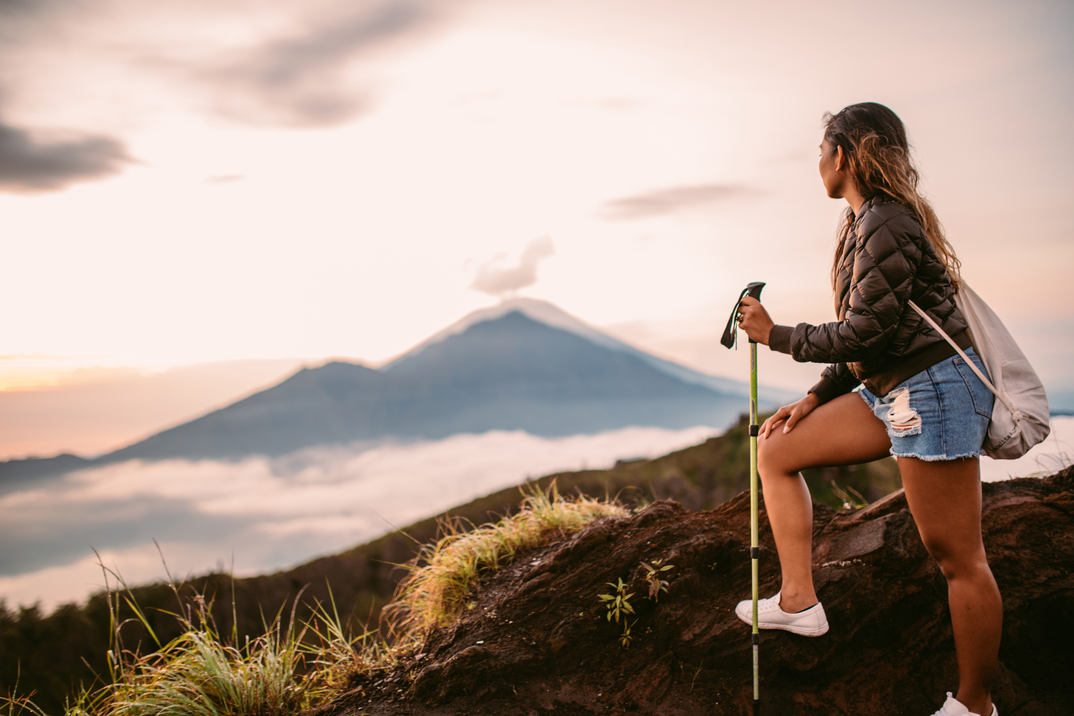 Mooiste wandelingen Azie: Vulkanische zonsopkomst op Gunung Agung op Bali, Indonesië