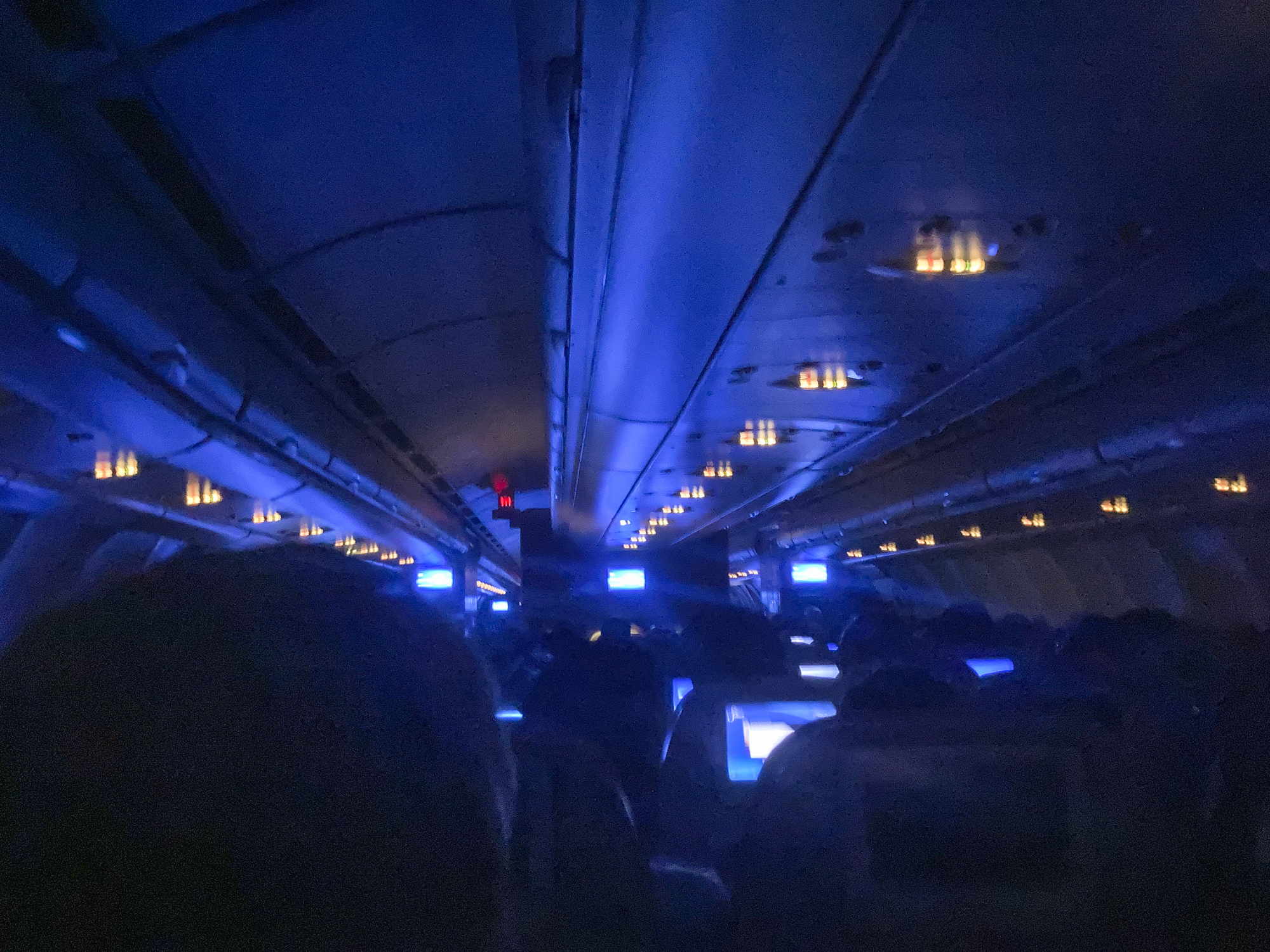 Gedimde lichten in een vliegtuigcabine