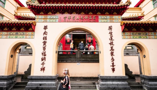 Chinese tempel op de Zeedijk in Amsterdam, Nederland