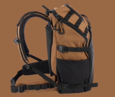 Carhartt backpack van 45 liter met verstelbare schouderbanden en heupband in bruin-zwart design