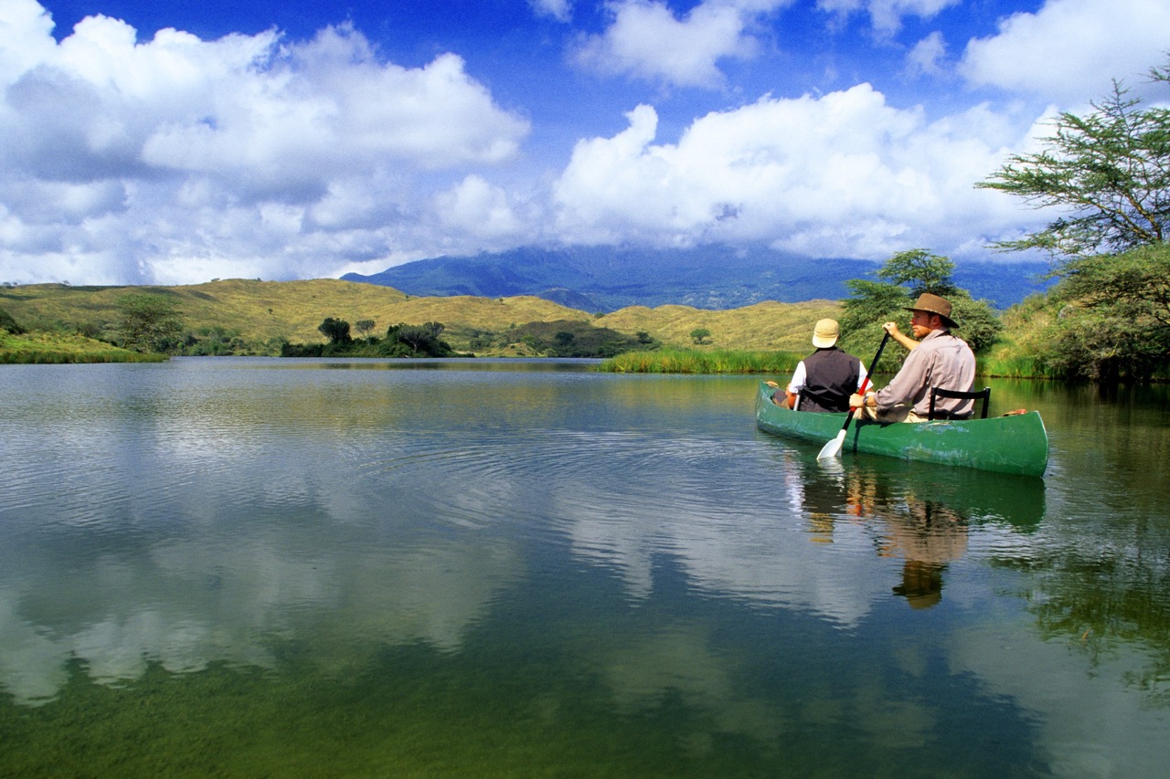 In de voetsporen van 'Wie is de Mol?': Verruil de jeep voor een kano in Arusha National Park