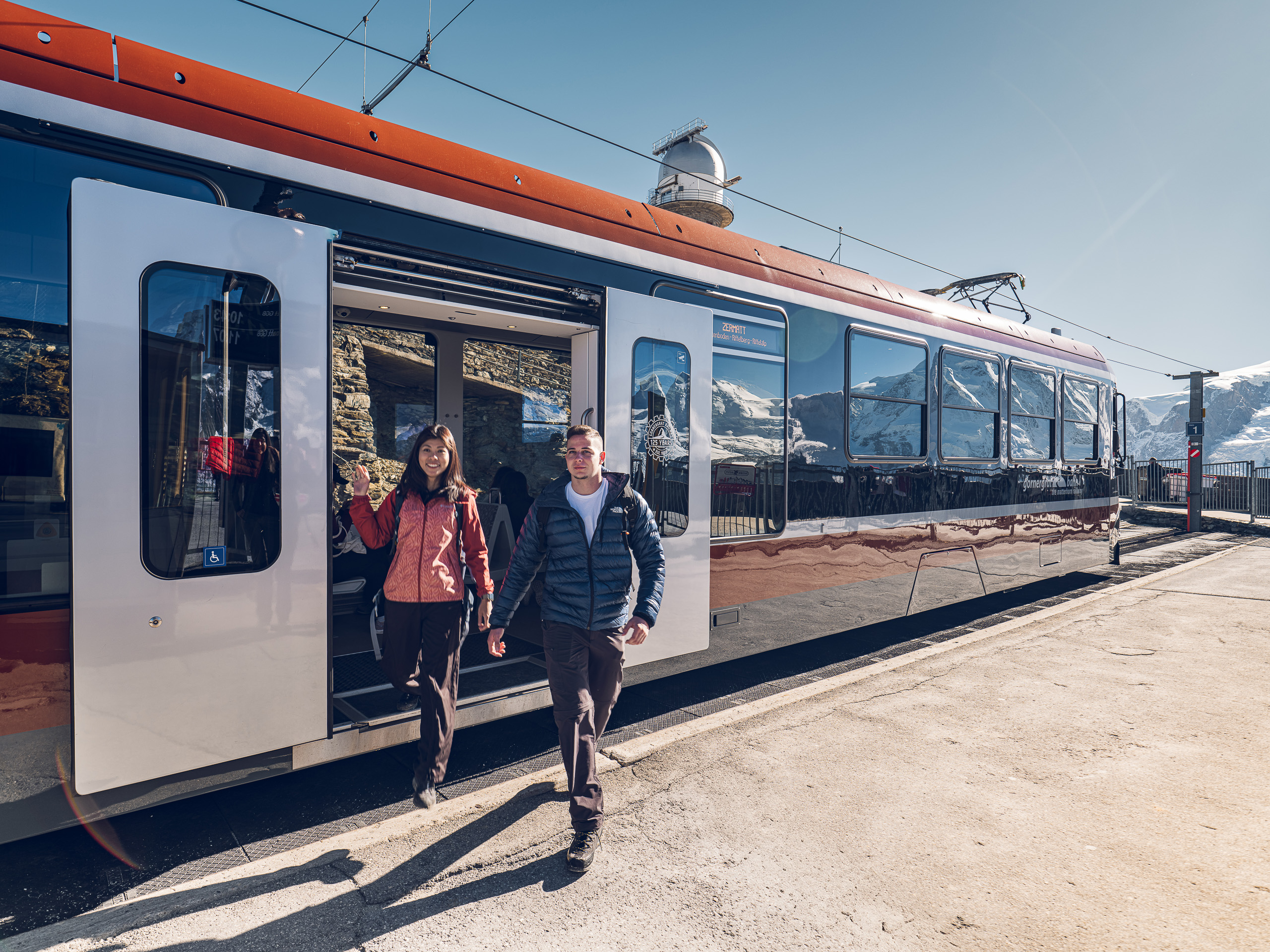 Elke 24 minuten vertrekt er een trein, vanaf Zermatt en vanaf de Gornergrat. Dat betekent dat je nooit lang op de volgende trein hoeft te wachten, mocht je besluiten om uit te stappen op een van de vijf tussenstations. 