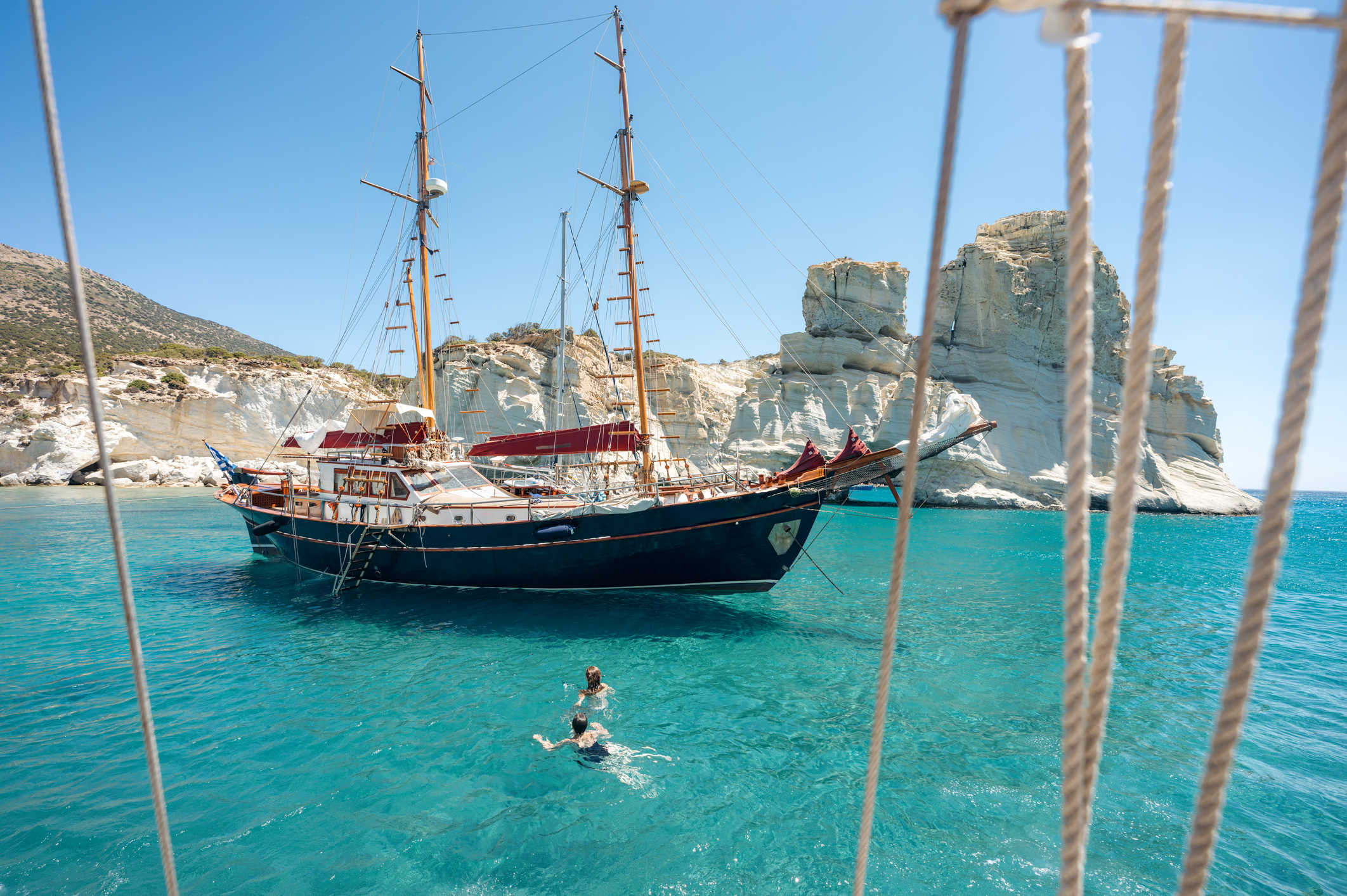 Het zeilschip Pelago verbindt 23 eilanden in de Egeïsche Zee en Athene met elkaar. 