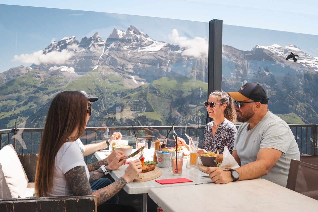 In Wallis lunch je op hoog niveau: op 1.814 meter boven zeeniveau, om precies te zijn.