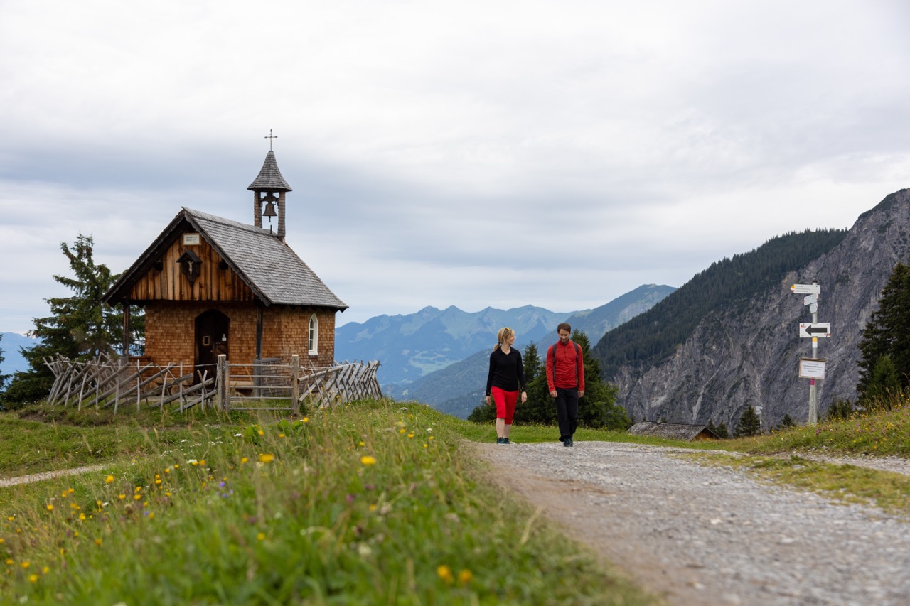 Op de Siedlungsgeschichteweg, het nederzettingsgeschiedenispad van zeven kilometer, waar je twee tot drie uur over doet, ontdek je hoe de mijnwerkers hier leefden. 