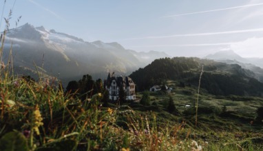 Alpentuin van Villa Cassel in de Aletsch Arena, Zwitserland in de zomer