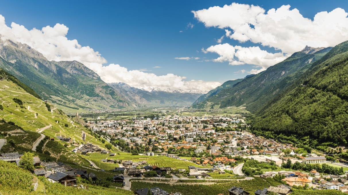 Uitzicht over Martigny in Wallis, Zwitserland