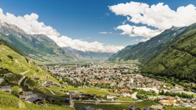 Uitzicht over Martigny in Wallis, Zwitserland