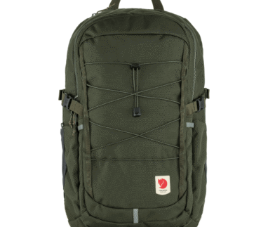 Fjällräven Skule 28 rugzak in donkergroen met elastisch koordsysteem en meerdere opbergvakken