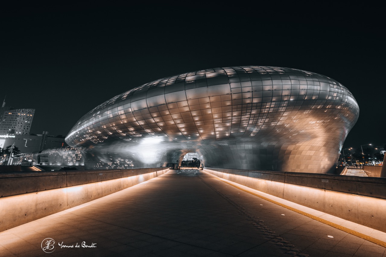 Dongdaemun Design Plaza in Seoul, Zuid-Korea - door Yvonne de Bondt