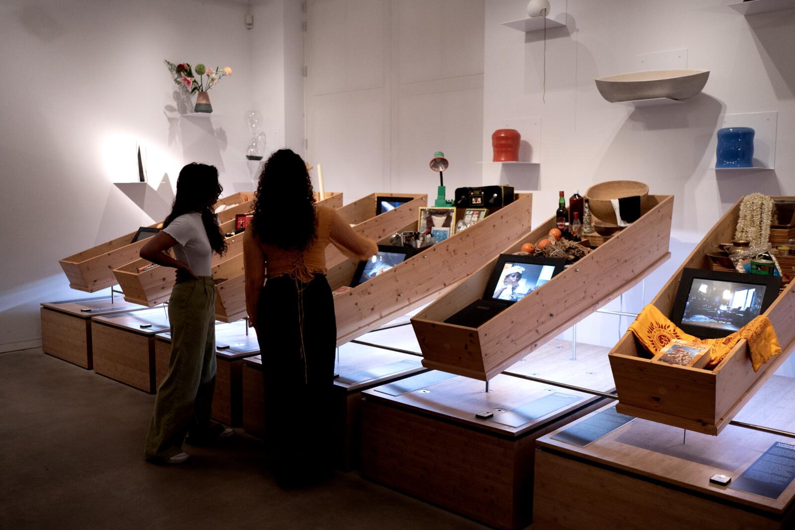 Musea een dooie boel? Dat geldt niet voor Museum Tot Zover op Begraafplaats de Nieuwe Ooster in Amsterdam, het enige museum in Nederland over de dood, uitvaart en gedenken. 