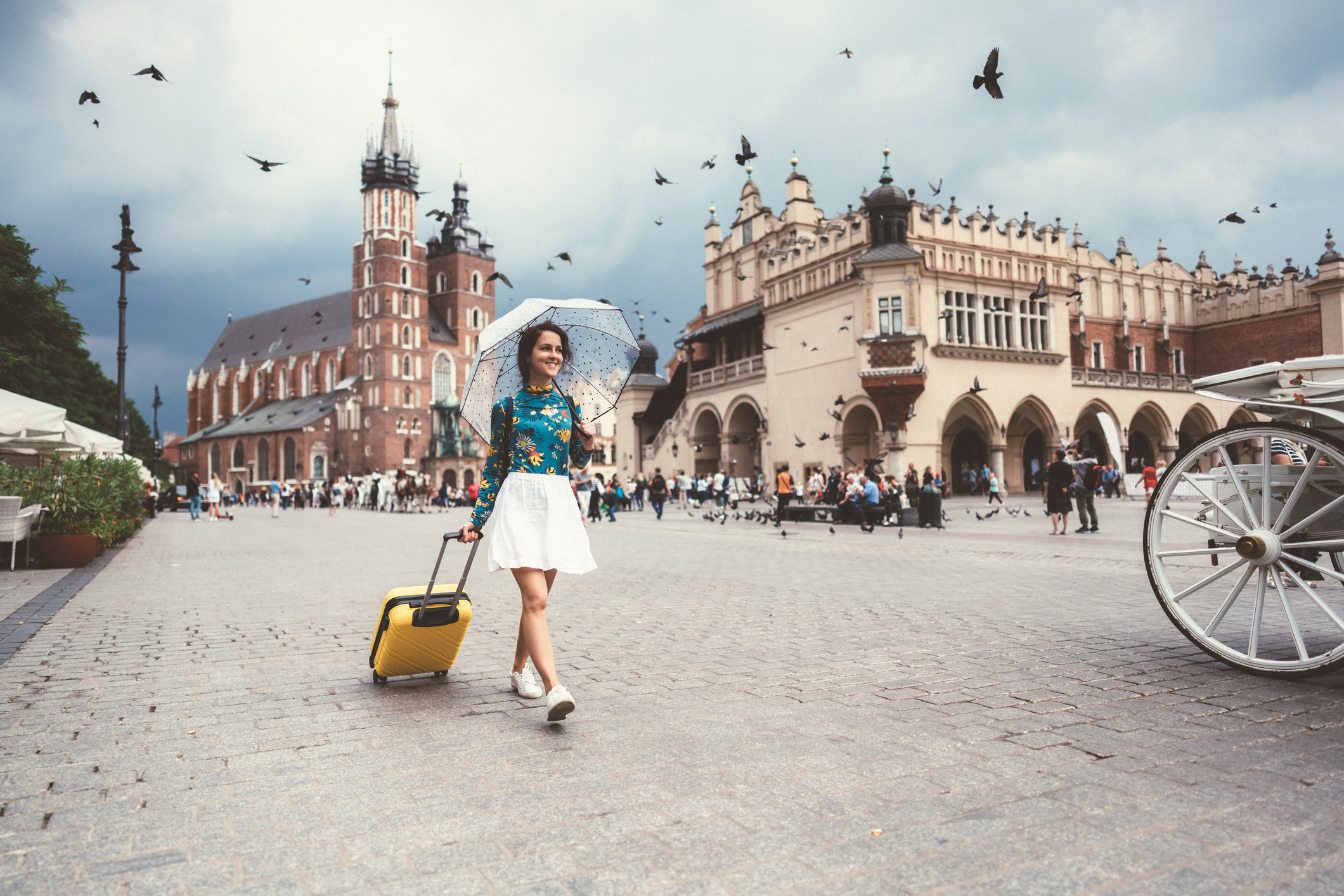 Krakau heeft een hoge algemene veiligheidsscore (75,19) en scoort sterk op loopbaarheid (67,97). Maar de echte game changer zit in de overnachtingen: maar liefst 93% van de hostels in Krakau is zwaar georiënteerd op vrouwen, met uitstekende female-only slaapzalen en faciliteiten. 
