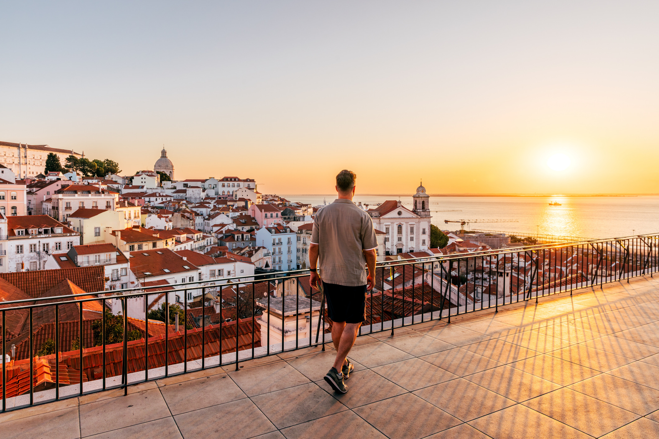 Lissabon in Portugal daagt je kuitspieren flink uit met haar steile heuvels, maar de beloning is het waard.