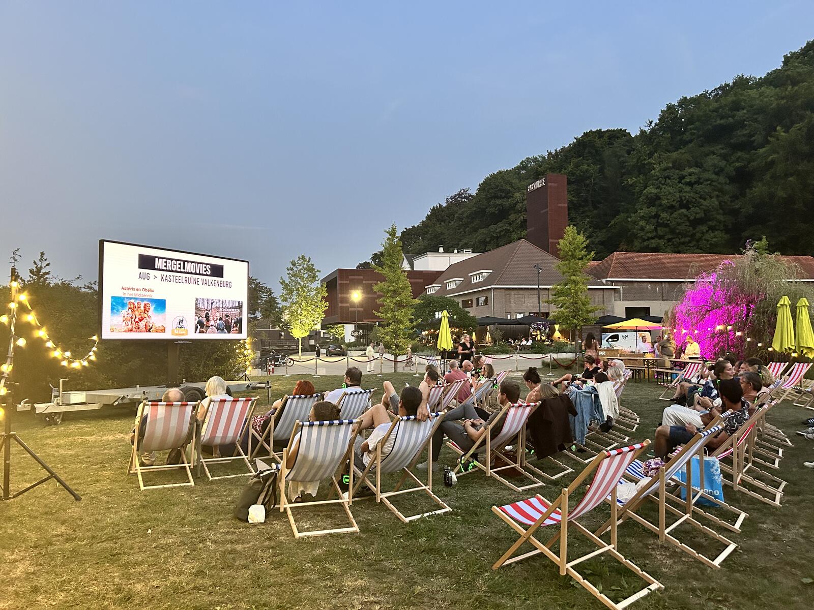 Tijdens MergelZomer, van begin juli tot begin september, komt Valkenburg tot leven in steen, beeld, kunst en verhaal. Geniet van MergelMovies in de buitenlucht.