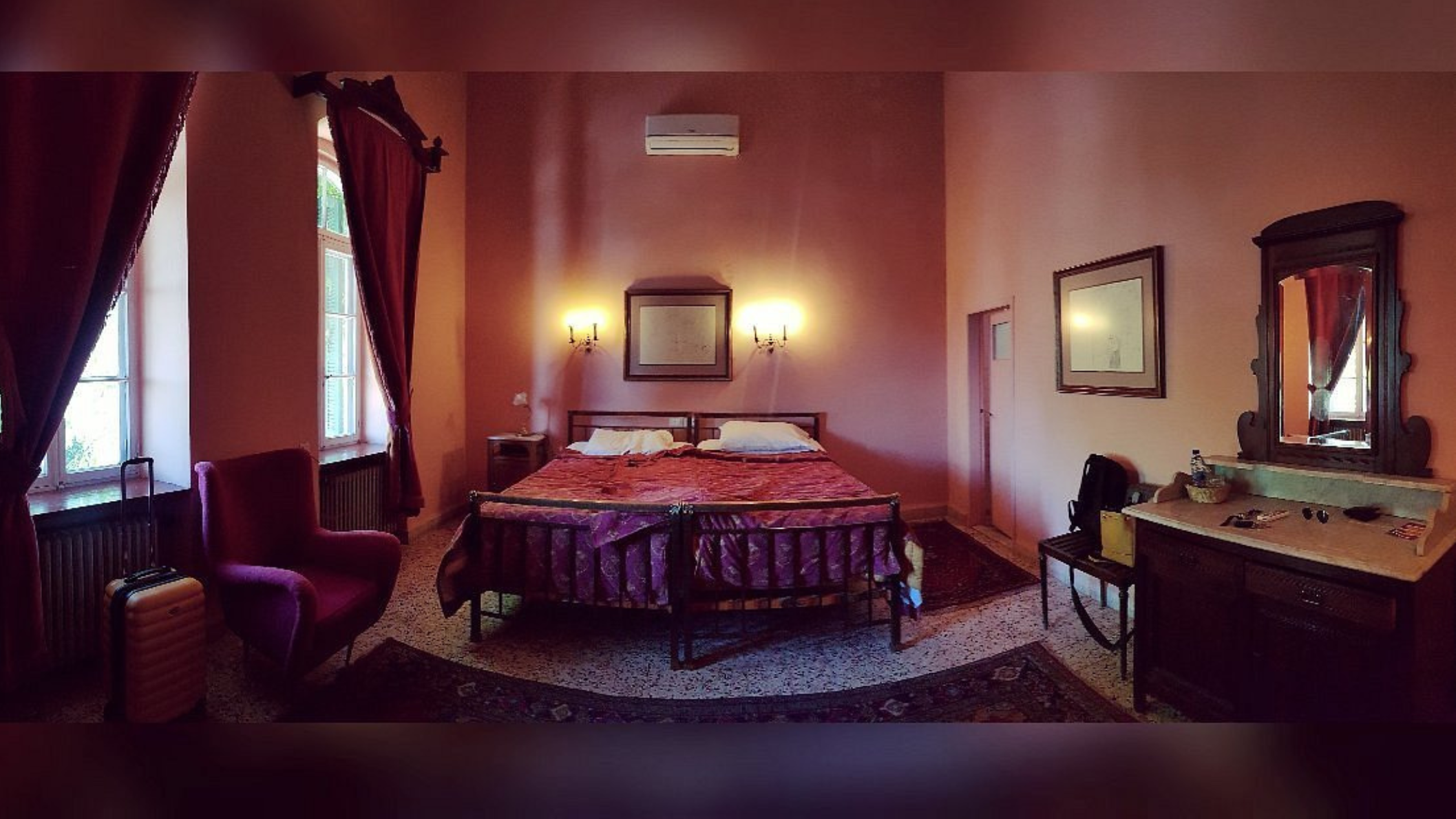 Klassieke hotelkamer in het historische Palmyra Hotel in Baalbek, Libanon