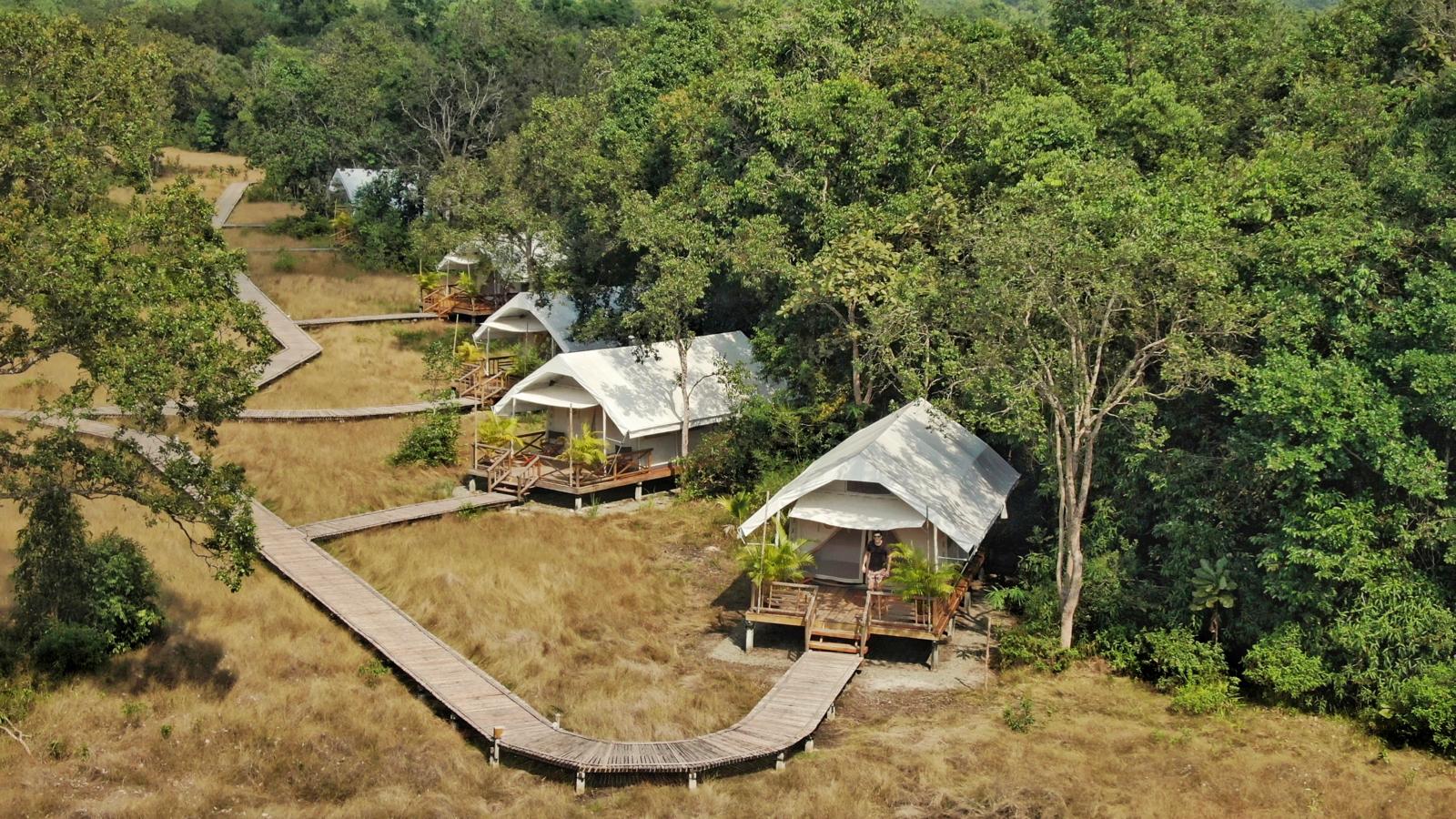 Luxe safaritenten van Cardamom Tented Camp aan de rand van het regenwoud in Cambodja