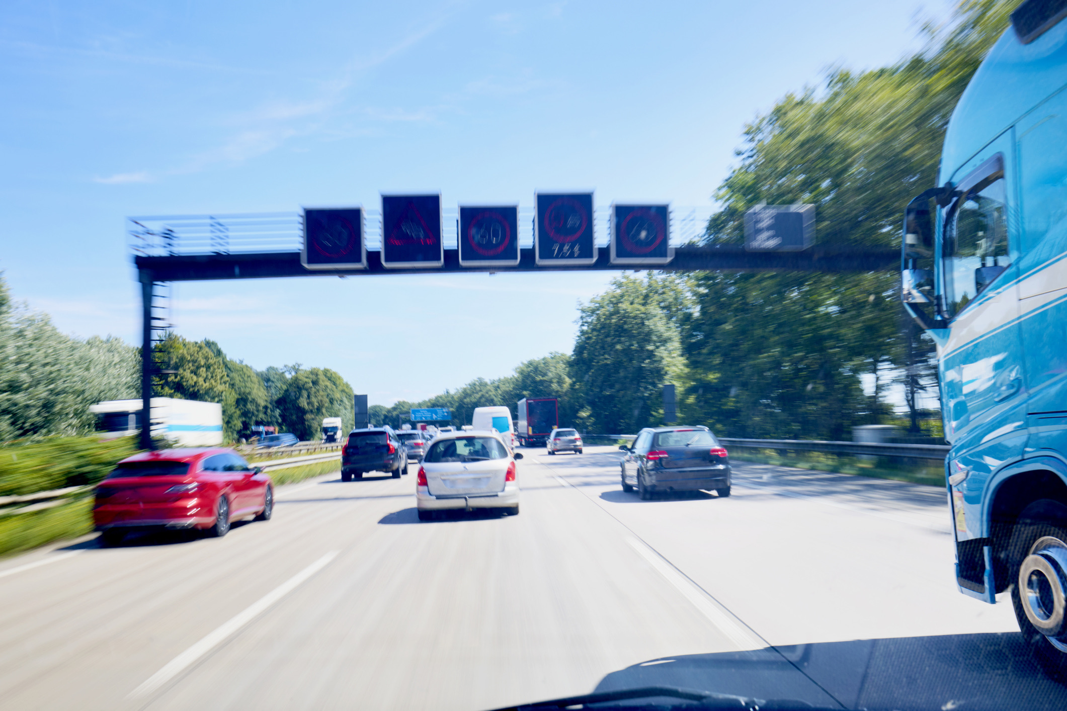 Onze oosterburen in de top tien gevaarlijkste roadtriplanden? Ja, toch wel. Hoewel de Duitse wegen van topkwaliteit zijn, zorgt de risico-index voor een zevende plek.