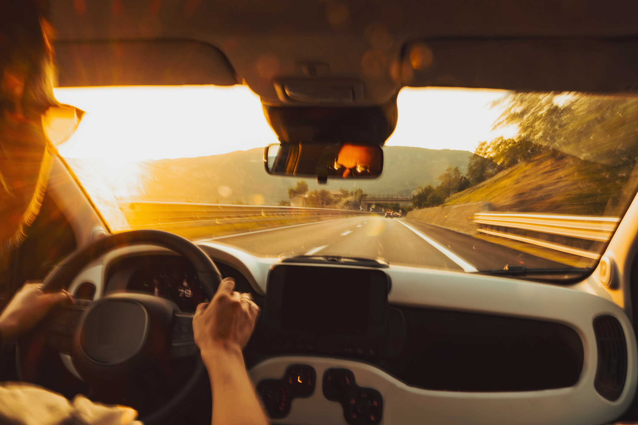 Roadtripfout: Te lang achter elkaar doorrijden zonder benen strekken