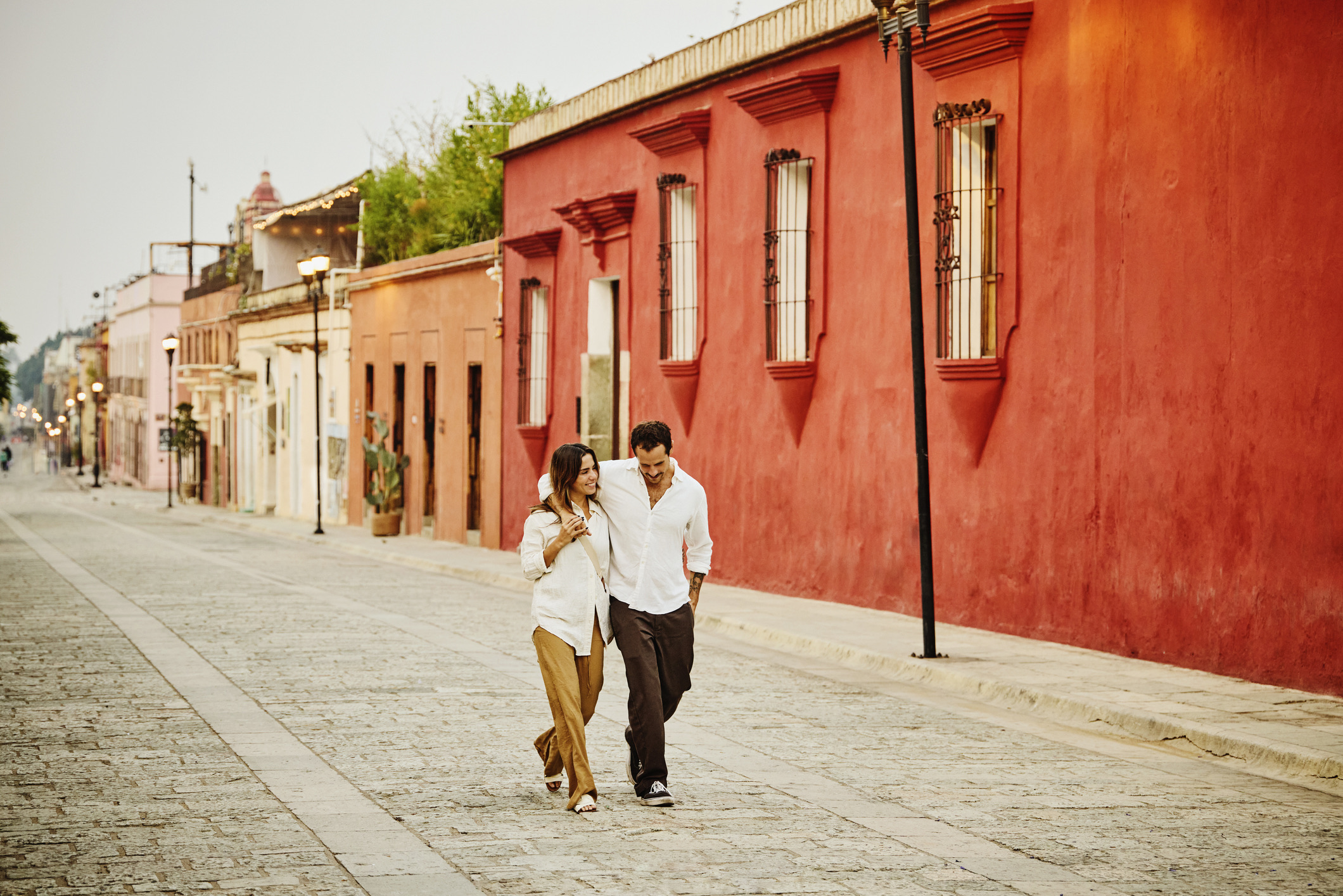 Mexico staat maar liefst twee keer in de top drie gelukkigste reisbestemmingen. Oaxaca is het culturele en gastronomische hart van het land. De stad betovert bezoekers met haar koloniale architectuur, levendige inheemse markten en diepe tradities.