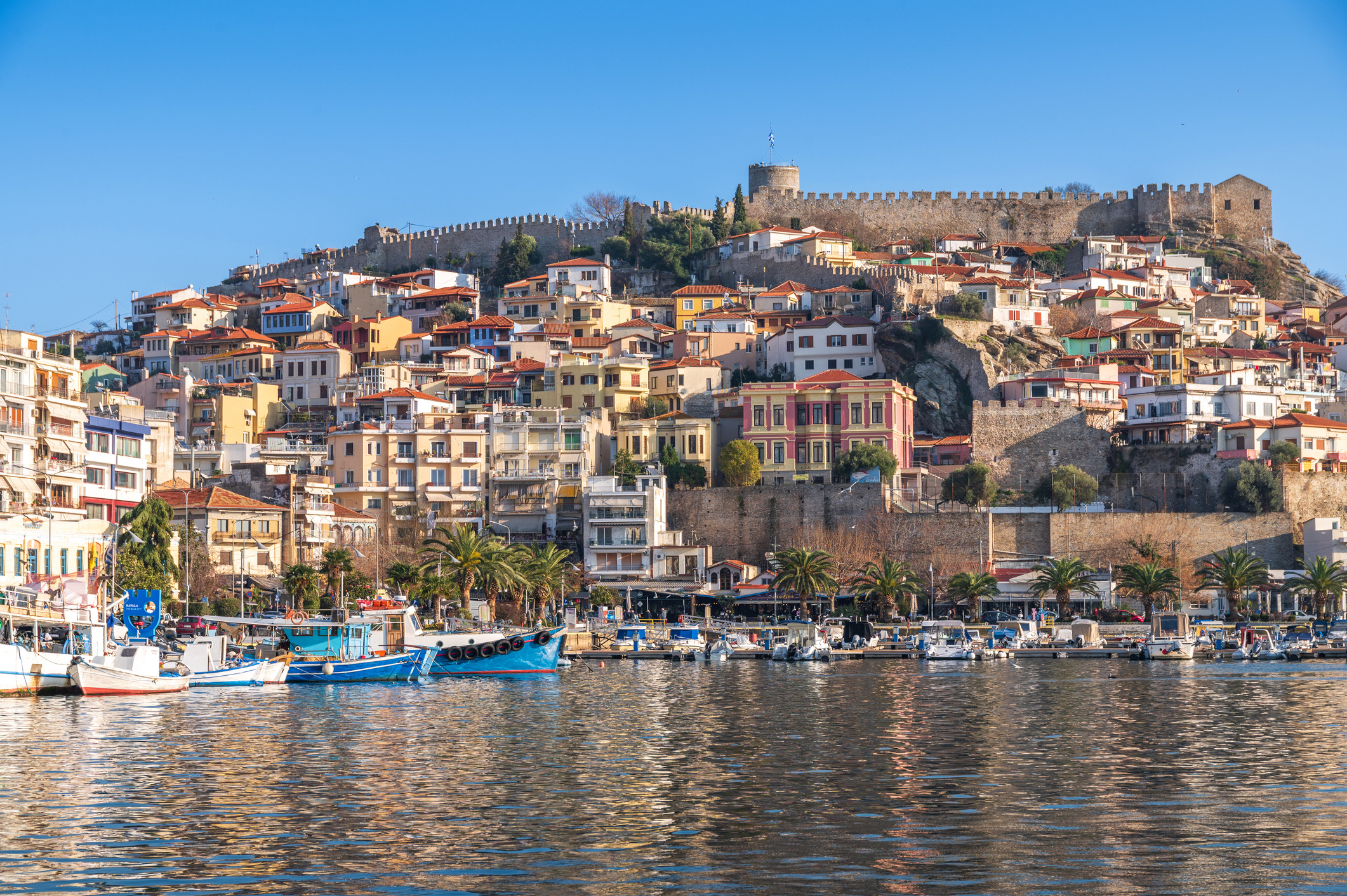 De waterkant van Kavala, Griekenland