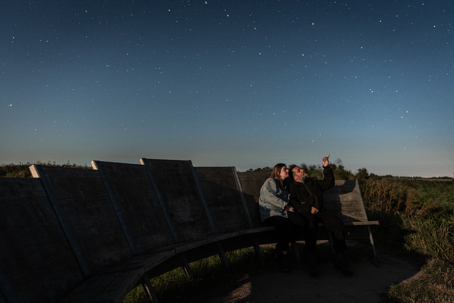 Het Lauwersmeer is officieel uitgeroepen tot Dark Sky Park, een van de zeldzame plekken in ons land waar het nog écht pikdonker wordt.