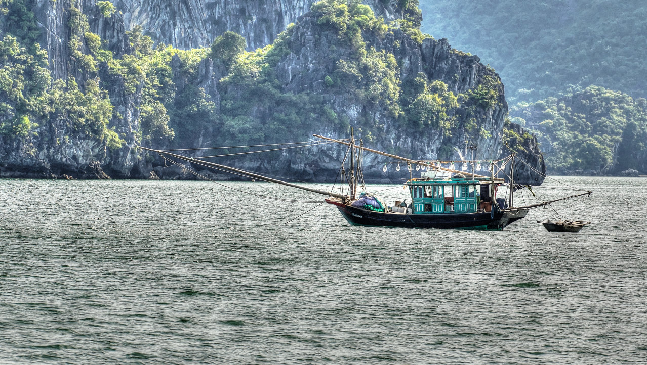 Vissers in Ha long Bay