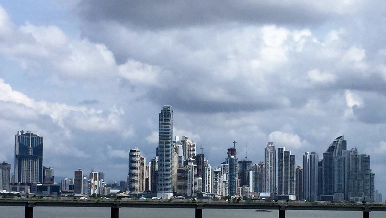 De skyline van Panama-stad