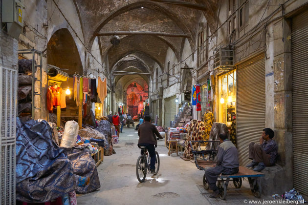 Dwalen door de bazaar van Esfahan