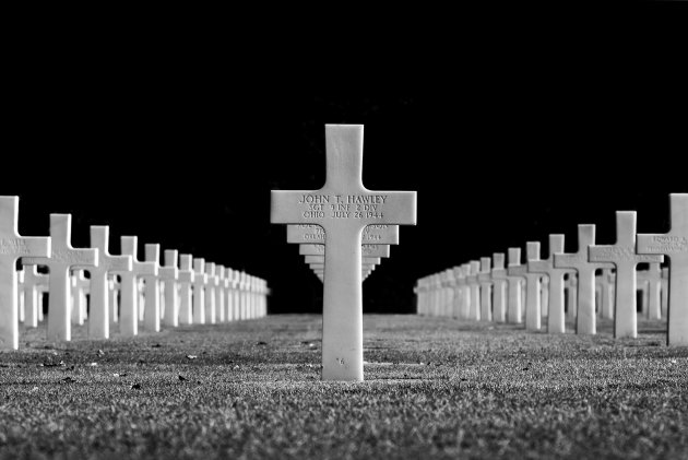 Indrukwekkend bezoek aan een Amerikaanse militaire begraafplaats