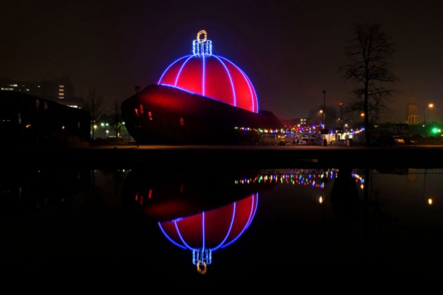 De grootste kerstbal in de stad Groningen