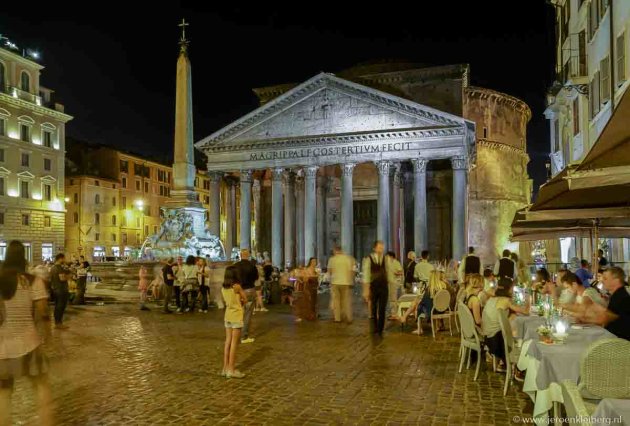 Dineren met uitzicht op het Pantheon